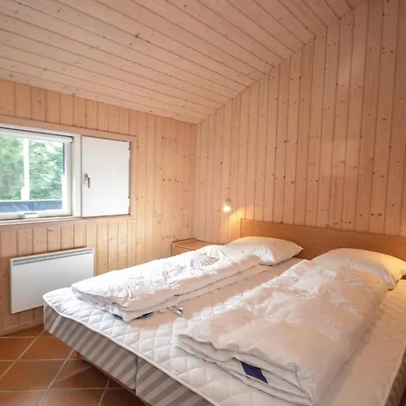 Four-bedroom In Vaggerlose Dom wakacyjny Bøtø By