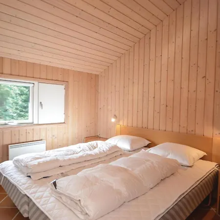 Four-bedroom In Vaggerlose * Bøtø By