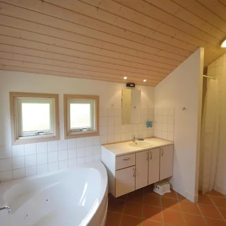 Dom wakacyjny Four-bedroom In Vaggerlose Bøtø By
