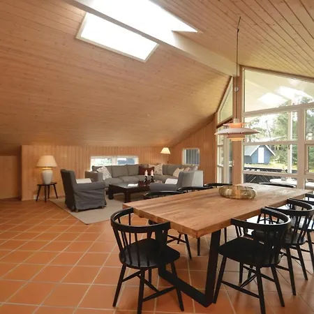 Dom wakacyjny Four-bedroom In Vaggerlose
