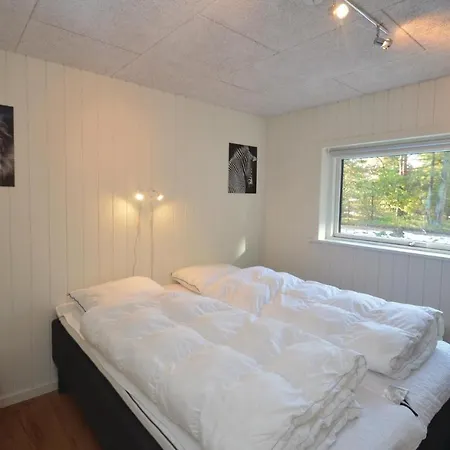 Four-bedroom In Vaggerlose Dom wakacyjny Bøtø By