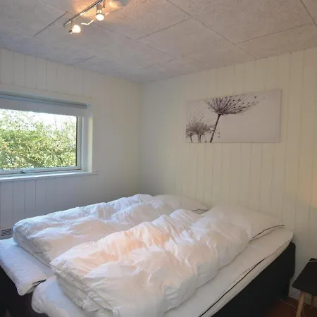 Four-bedroom In Vaggerlose * Bøtø By